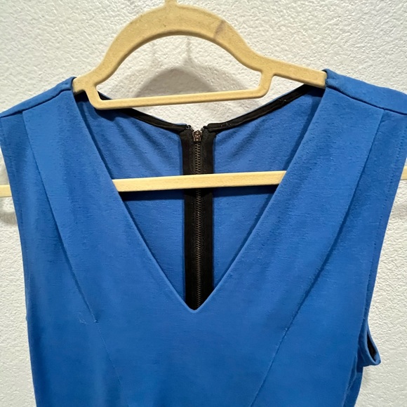 Two work dresses - Picture 2 of 4